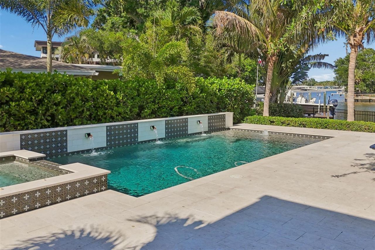 3301 Maple Street Ne, Saint Petersburg, FL 33704 Photo