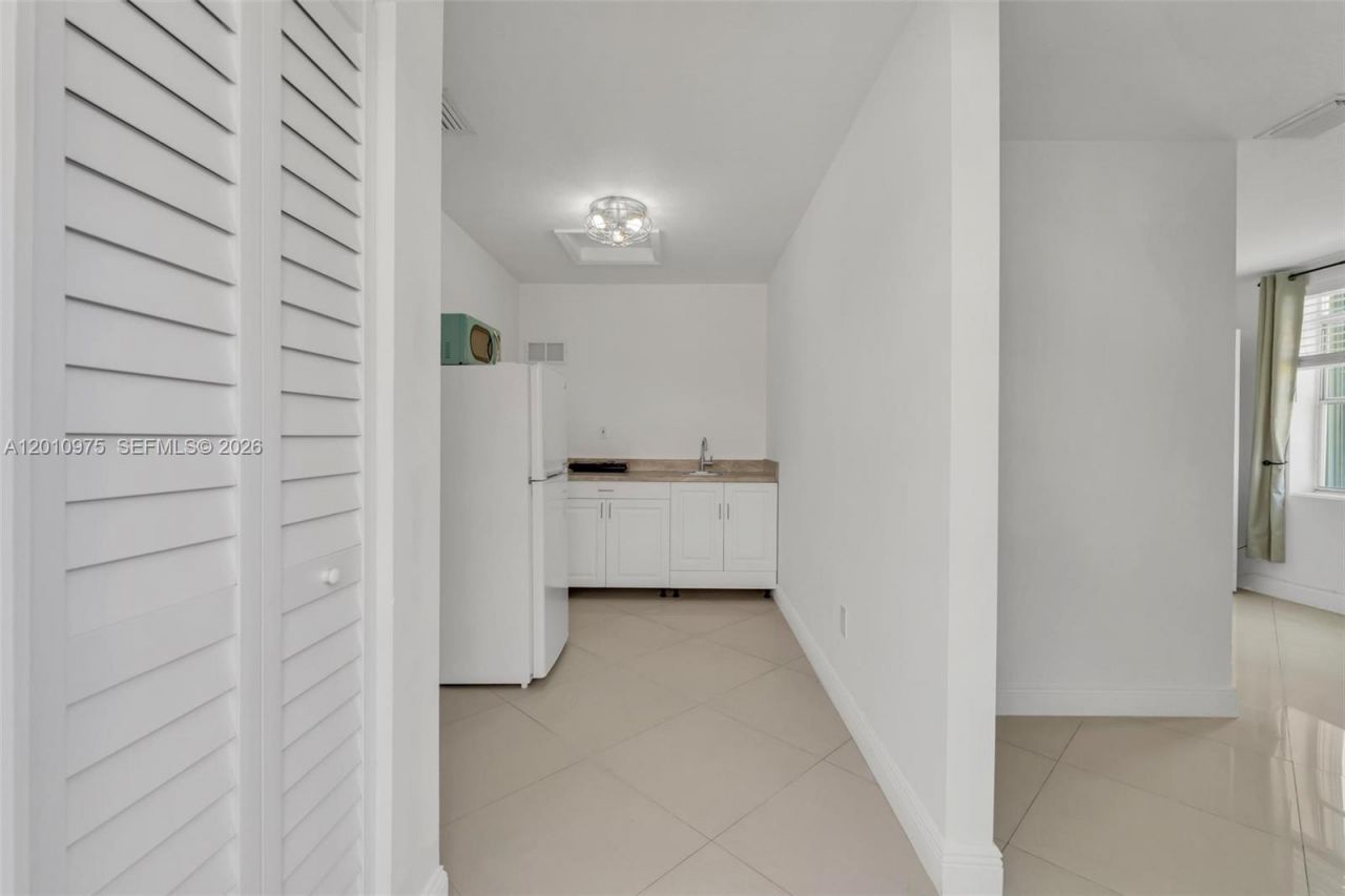 14813 SW 171st Ter , Unit efficiency, Miami, FL 33187 Photo