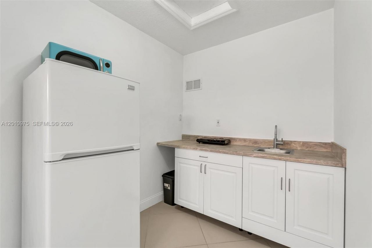 14813 SW 171st Ter , Unit efficiency, Miami, FL 33187 Photo