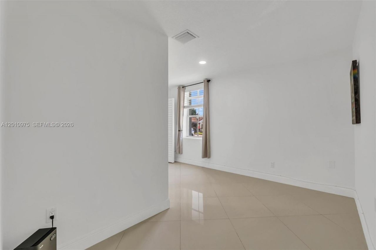 14813 SW 171st Ter , Unit efficiency, Miami, FL 33187 Photo