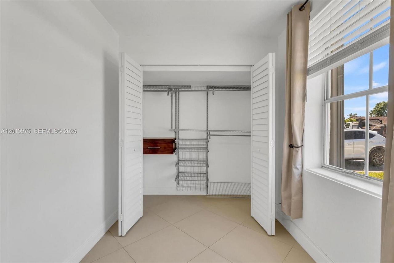 14813 SW 171st Ter , Unit efficiency, Miami, FL 33187 Photo
