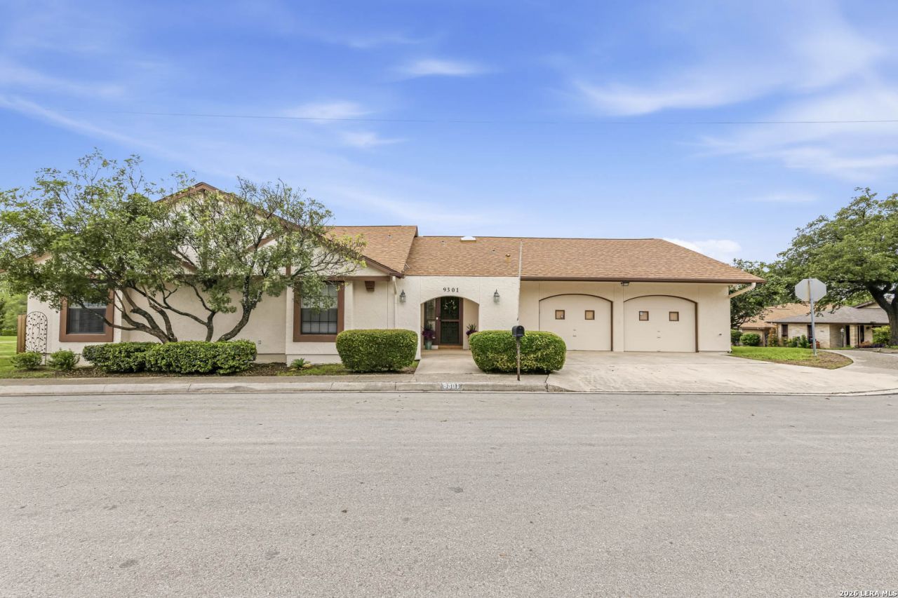 9301 Windboro Dr, Windcrest, TX 78239 Main Photo