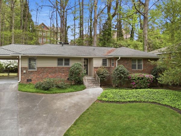 955 Vistavia Circle, Decatur, GA 30033