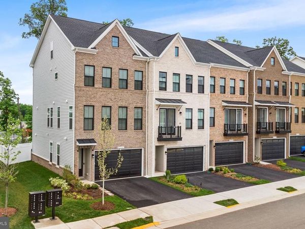 42161 SHINING STAR SQUARE , BRAMBLETON, VA 20148