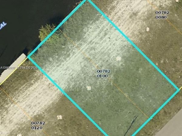 1020 SE 13th Ave , Cape Coral, FL 33990