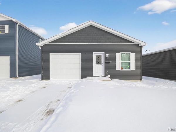 7535 Packard Avenue, Warren, MI 48091