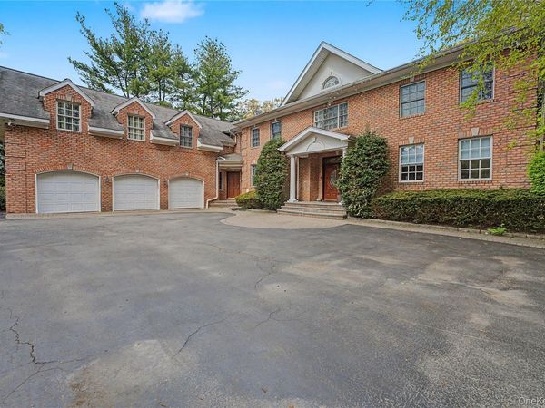 12 Chauncey Place , Woodbury, NY 11797