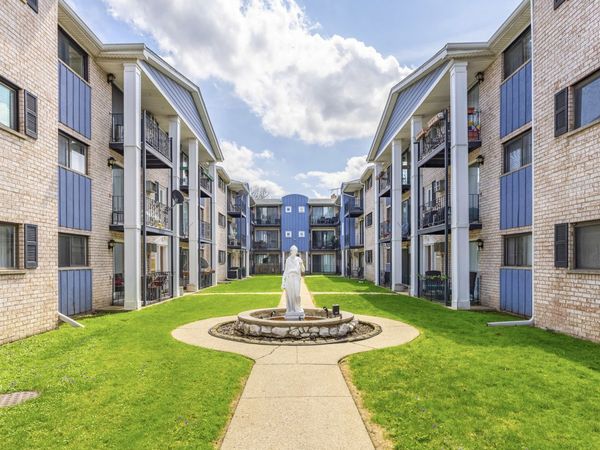 8519 W Catherine Avenue , Unit 279, Chicago, IL 60656