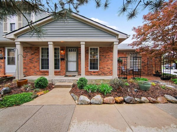 2950 W Whittier Court, Ann Arbor, MI 48104