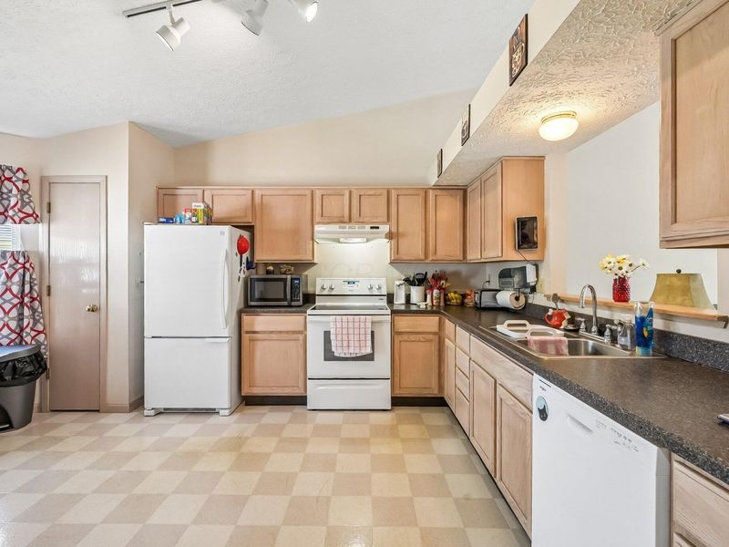 5697 Silver Spurs Lane, Galloway, OH 43119 Photo 10