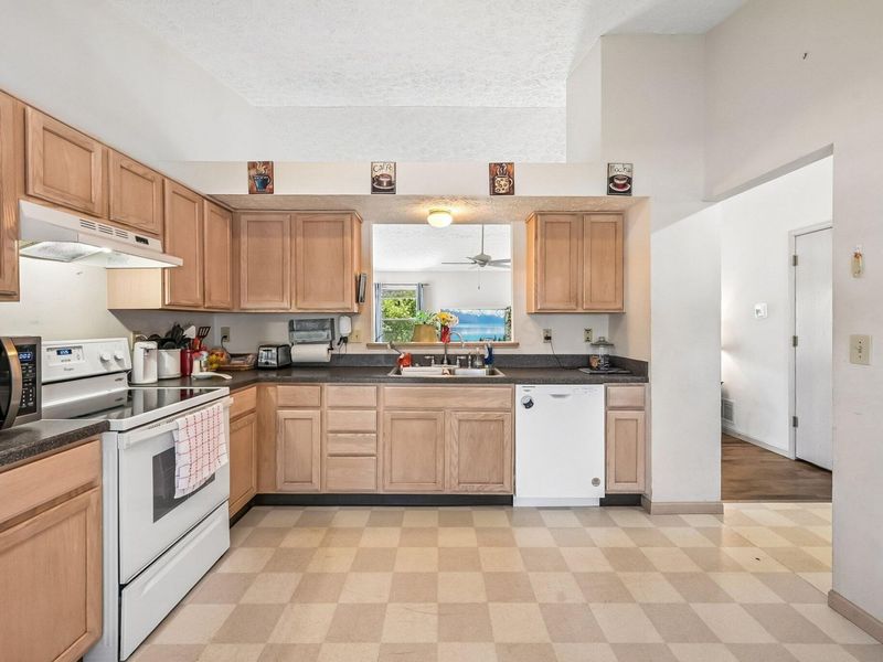 5697 Silver Spurs Lane, Galloway, OH 43119 Photo 11