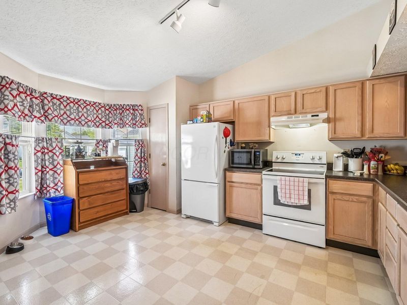5697 Silver Spurs Lane, Galloway, OH 43119 Photo 9