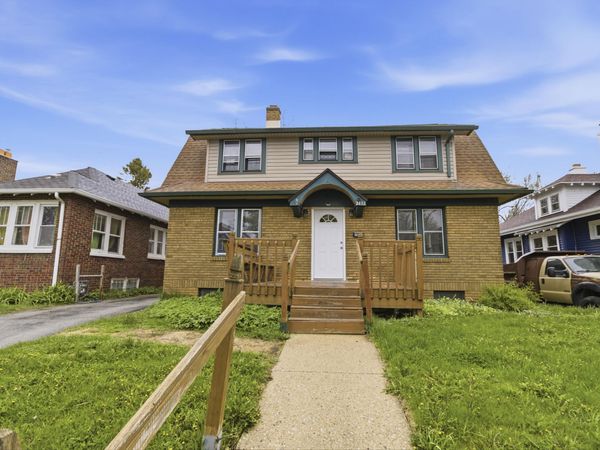 2432 N 55th St, Milwaukee, WI 53210
