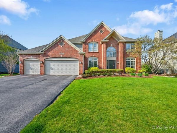 26W326 Pinehurst Drive , Winfield, IL 60190