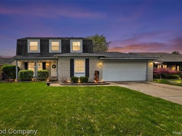 39423 Baroque Boulevard, Clinton Twp, MI 48038