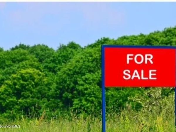 Steinbeck Drive, Moosic, PA 18507