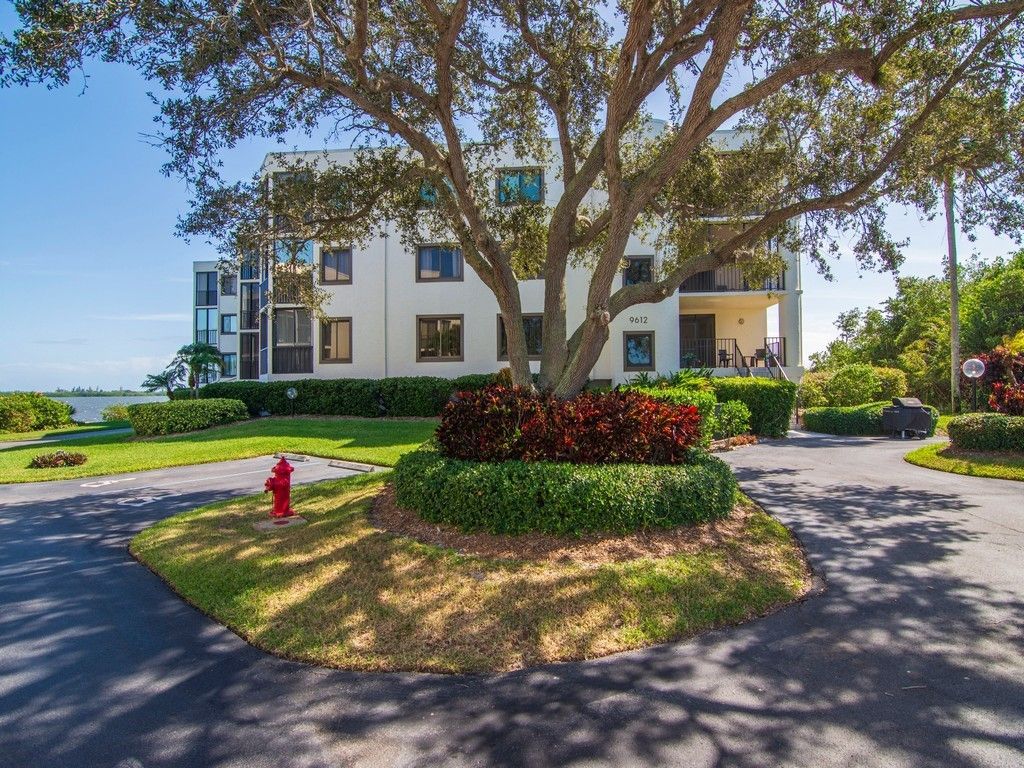 9612 Riverside Drive, Unit 203, Sebastian, FL 32958 Photo