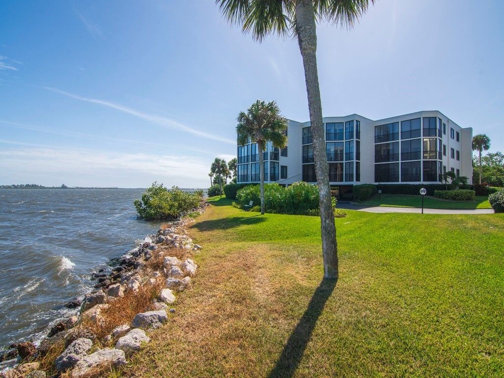 9612 Riverside Drive, Unit 203, Sebastian, FL 32958 Photo