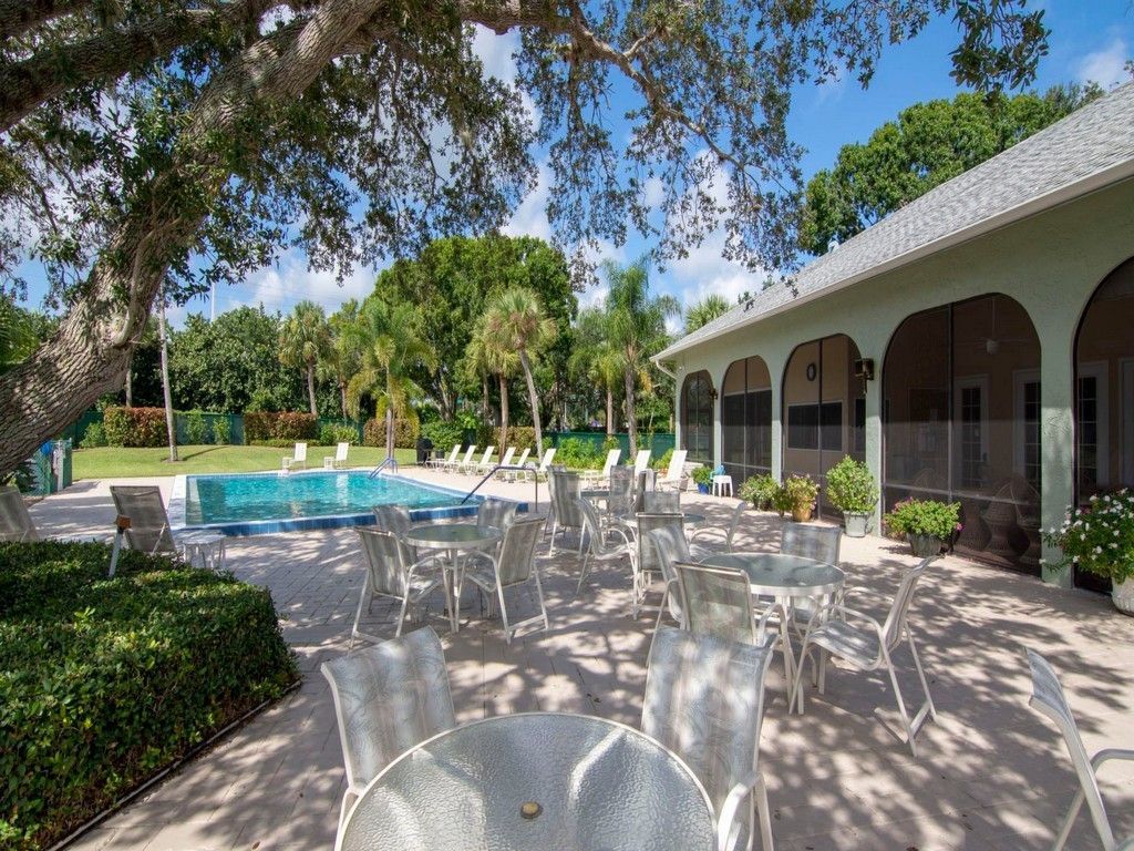 9612 Riverside Drive, Unit 203, Sebastian, FL 32958 Photo