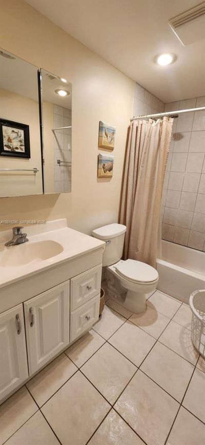 201 178th Dr , Unit 416, Sunny Isles Beach, FL 33160 Photo