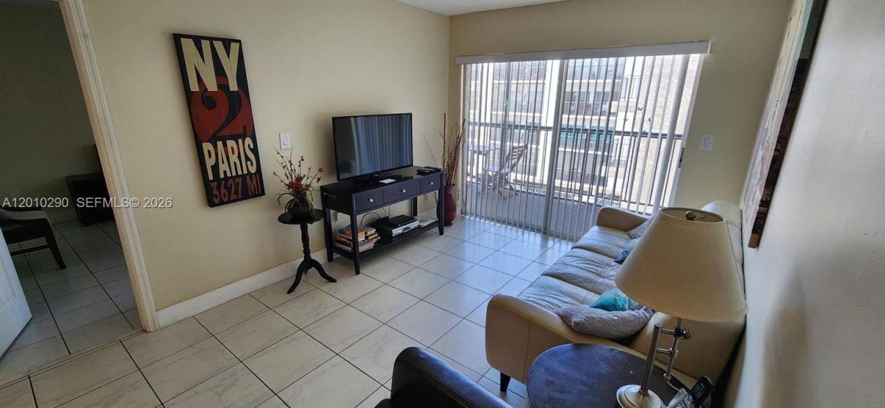 201 178th Dr , Unit 416, Sunny Isles Beach, FL 33160 Photo