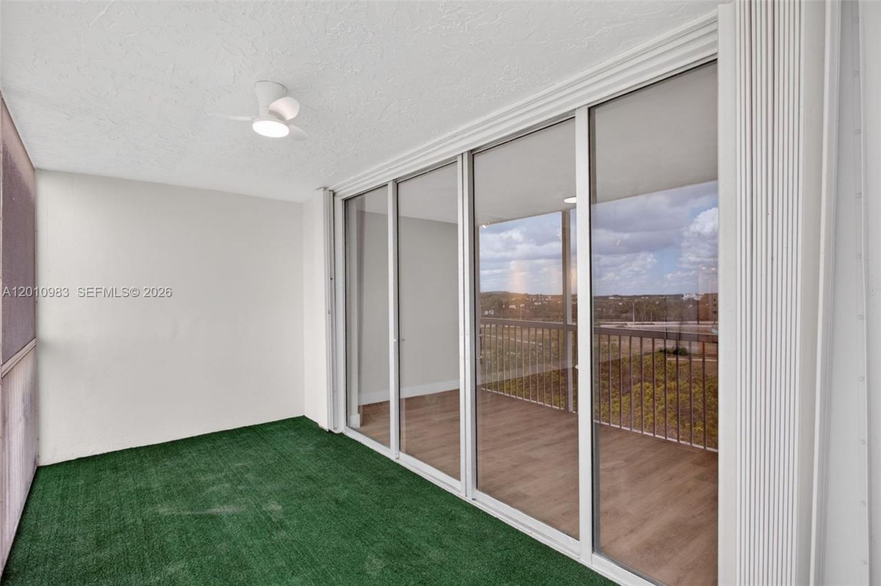3090 N Course Dr, Unit 807, Pompano Beach, FL 33069 Photo