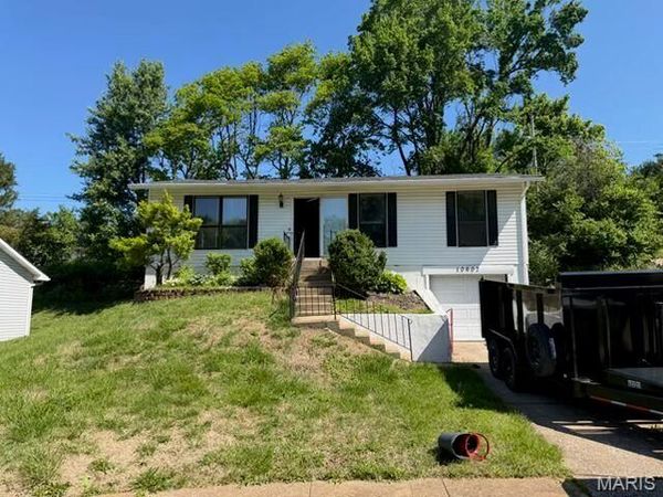 10607 Saint Michaels Terrace Court, St Ann, MO 63074