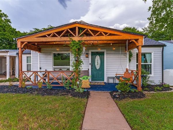 809 S Lamar Street , Weatherford, TX 76086