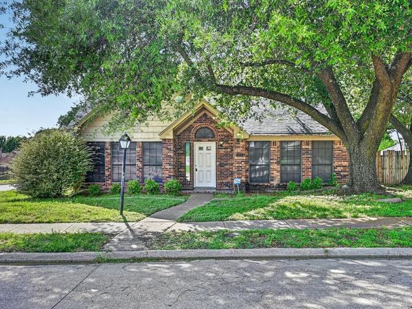 819 Tifton Court, Lancaster, TX 75146
