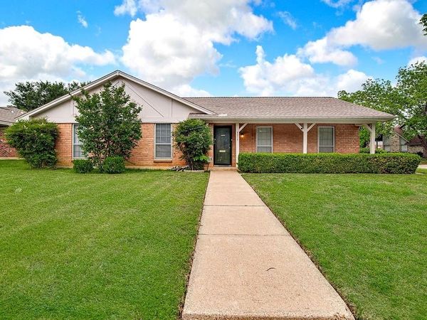 4053 Glenbrook Drive , Arlington, TX 76015