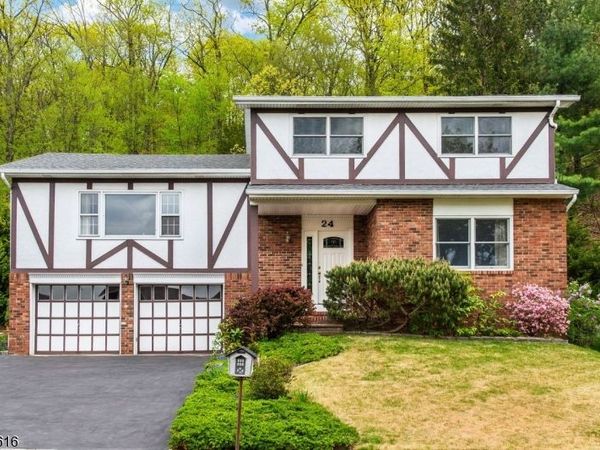 24 Molinari Dr, Wanaque, NJ 07465