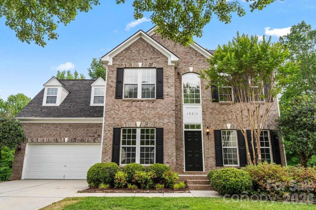 10211 Rivendell Lane, Unit 684, Charlotte, NC 28269 Main Photo