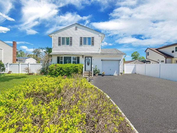 1169 Little East Neck Road, West Babylon, NY 11704