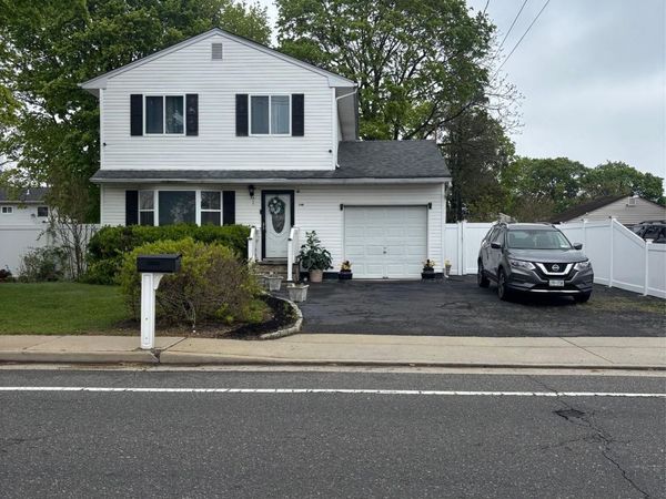 1169 Little East Neck Road , West Babylon, NY 11704