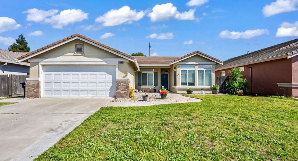 2865 Tulare Ct, Livingston, CA 95334 Photo
