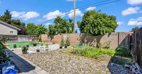 2865 Tulare Ct, Livingston, CA 95334 Photo