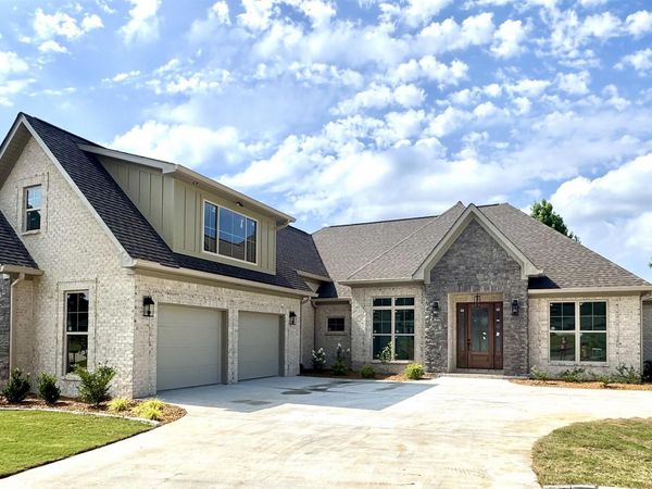 112 Allens Way, Florence, AL 35634