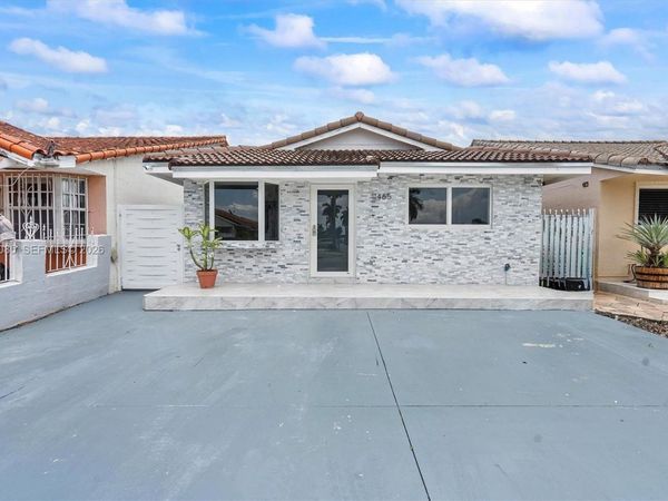 11465 NW 88th Ct, Unit 1, Hialeah Gardens, FL 33018