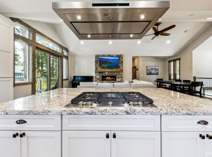 2308 Oregon Avenue, South Lake Tahoe, CA 96150 Photo