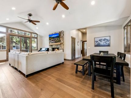 2308 Oregon Avenue, South Lake Tahoe, CA 96150 Photo