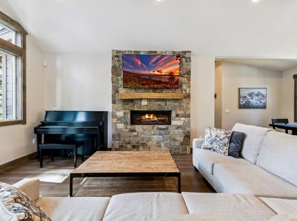 2308 Oregon Avenue, South Lake Tahoe, CA 96150 Photo