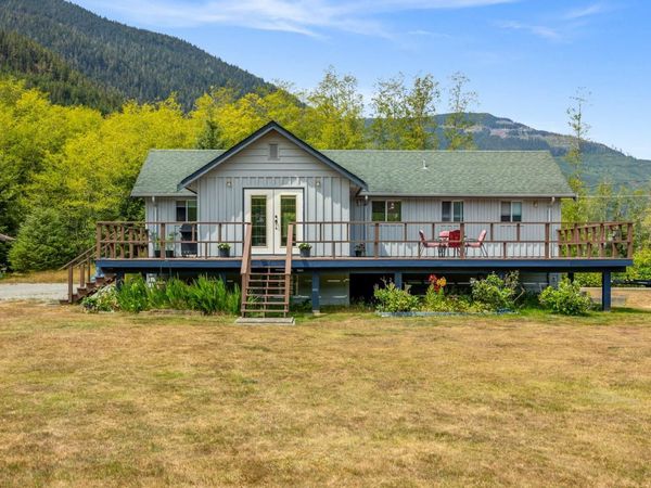 843 Sayward Rd , Sayward, BC V0P 1R0
