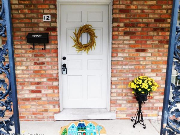 2332 W 14 Mile Road , Royal Oak, MI 48073