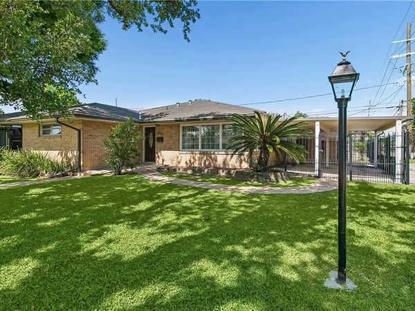 601 AIRLINE PARK Boulevard , Metairie, LA 70003
