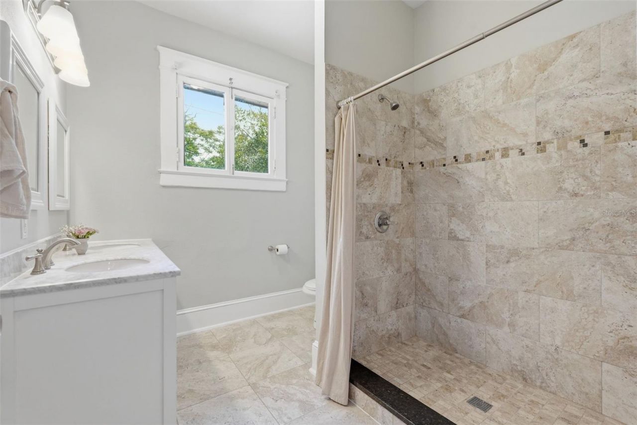 3907 N Tampa Street, Tampa, FL 33603 Photo