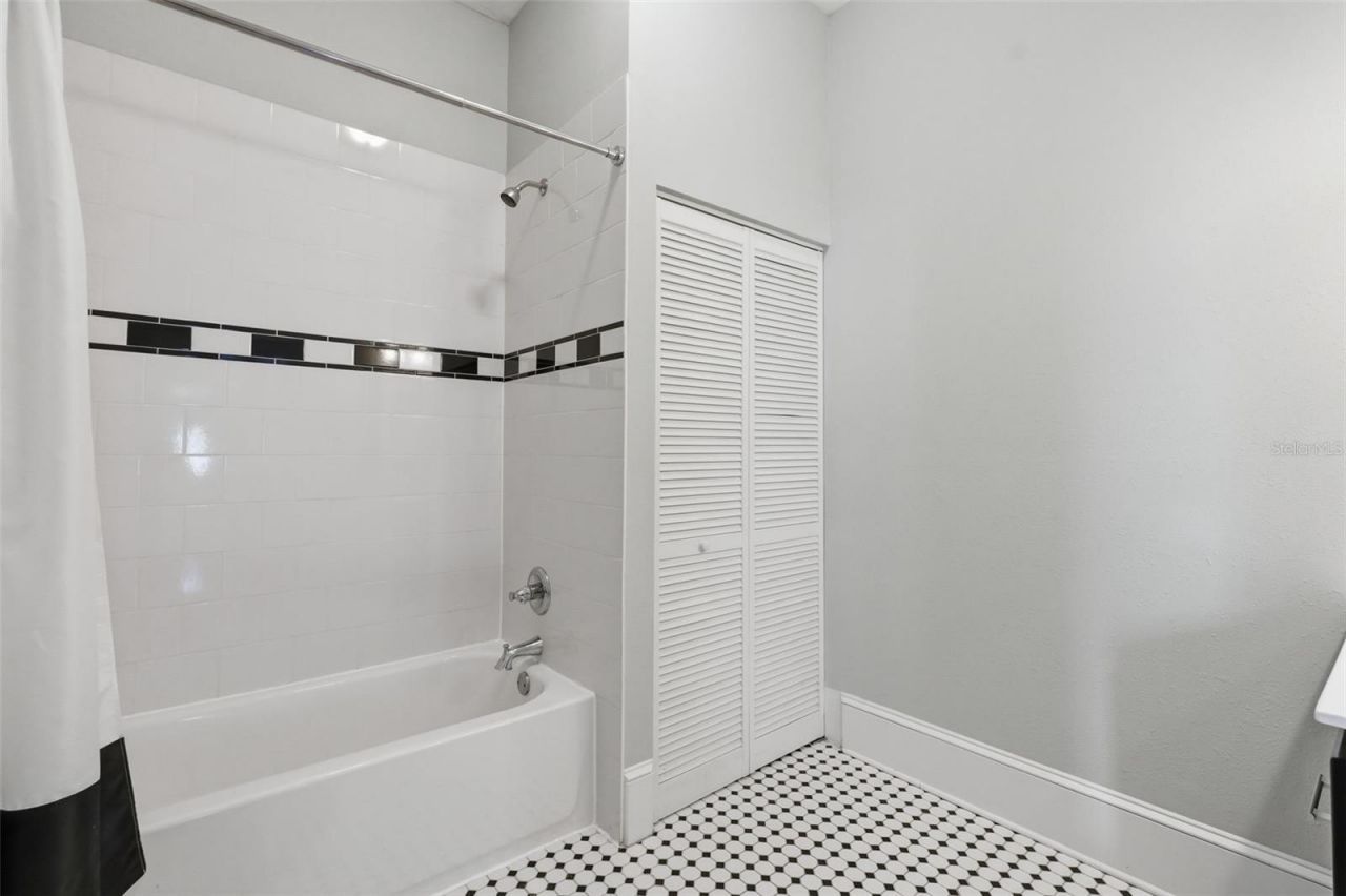 3907 N Tampa Street, Tampa, FL 33603 Photo