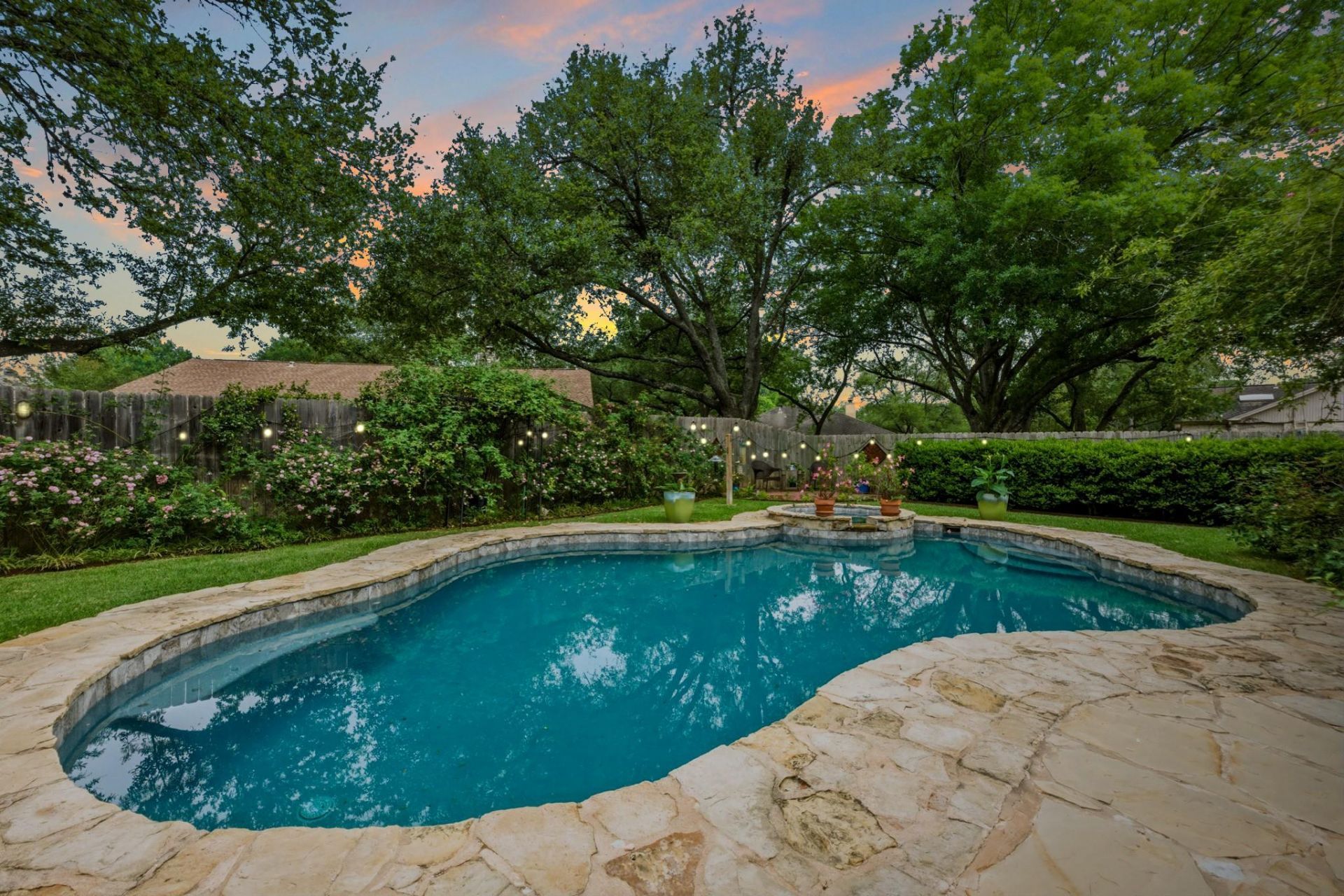 10401 Pinehurst Dr, Austin, TX 78747 Main Photo