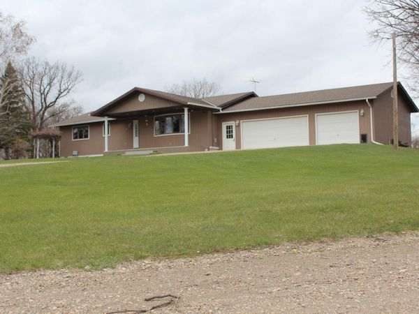 359 156th Avenue NE, Mayville, ND 58257
