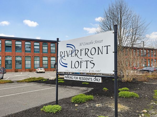 30 Lincoln Street , Unit 215, Westbrook, ME 04092
