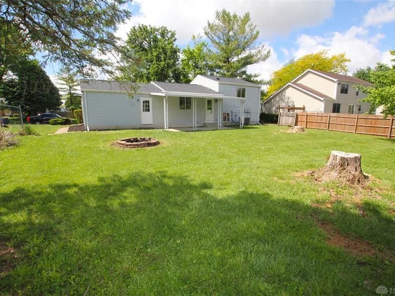 5917 Summersweet Drive, Clayton, OH 45315 Photo 3